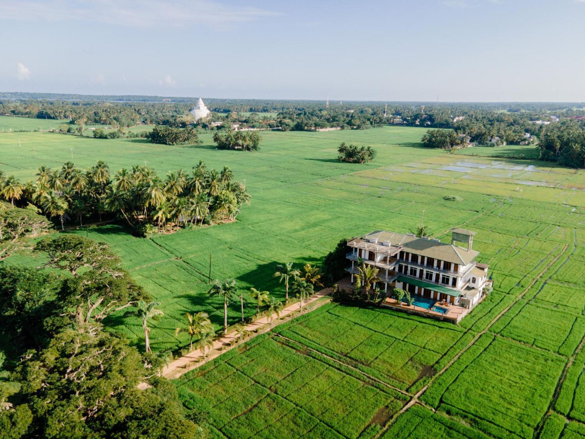 Serene Park Hotel By Ark ทิซซามาฮารามา ภายนอก รูปภาพ