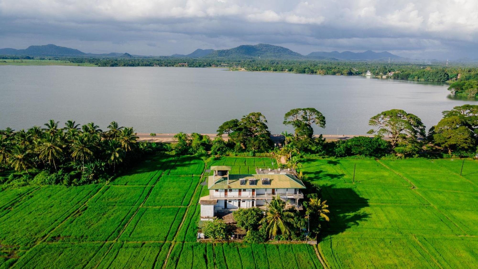 Serene Park Hotel By Ark ทิซซามาฮารามา ภายนอก รูปภาพ